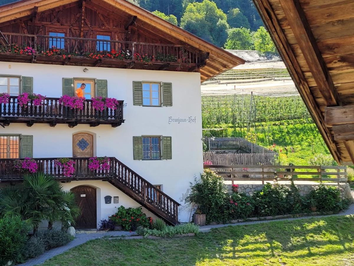 Ferienwohnung Brunjaunhof Schenna Bagian luar foto