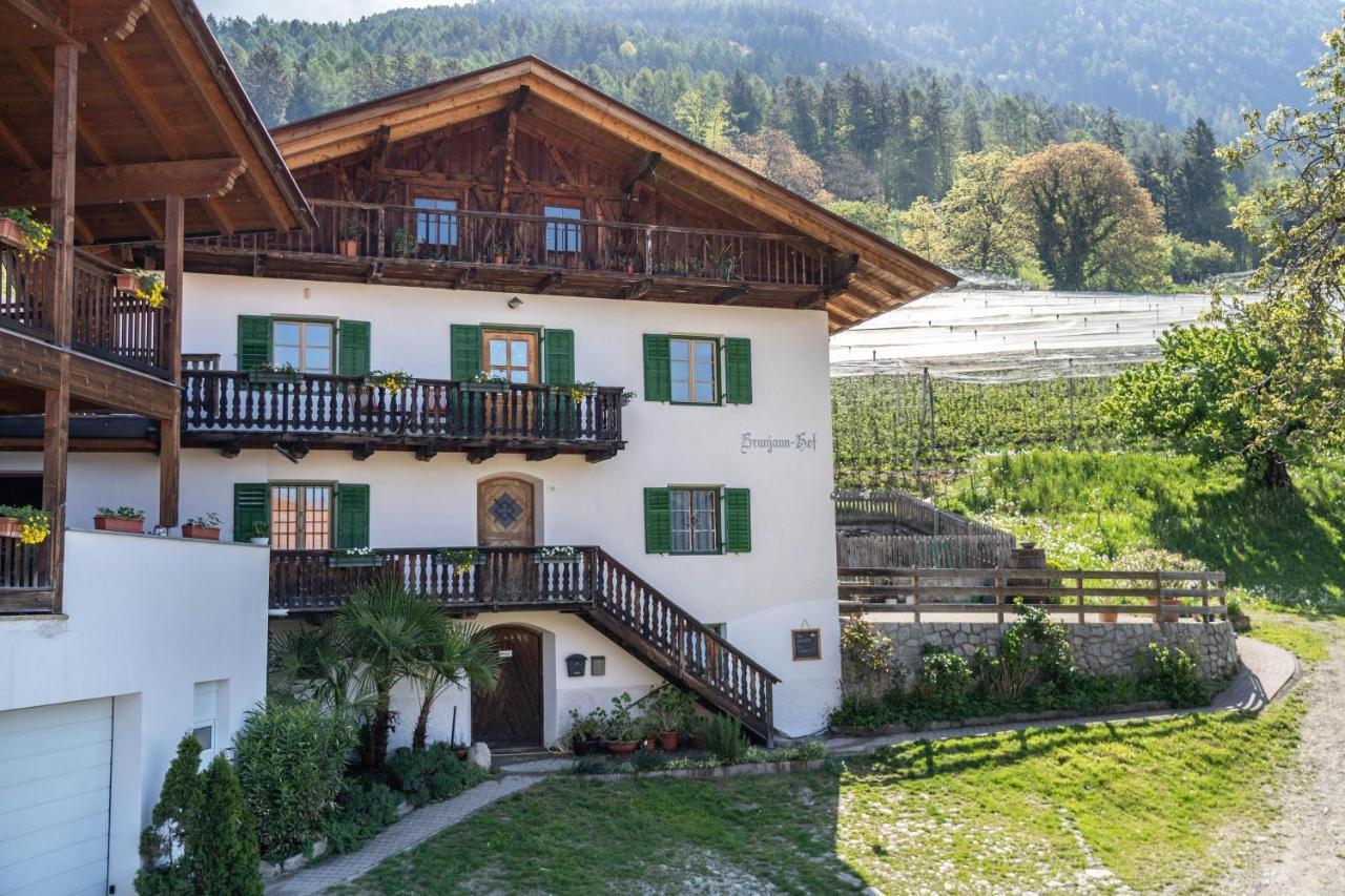 Ferienwohnung Brunjaunhof Schenna Bagian luar foto