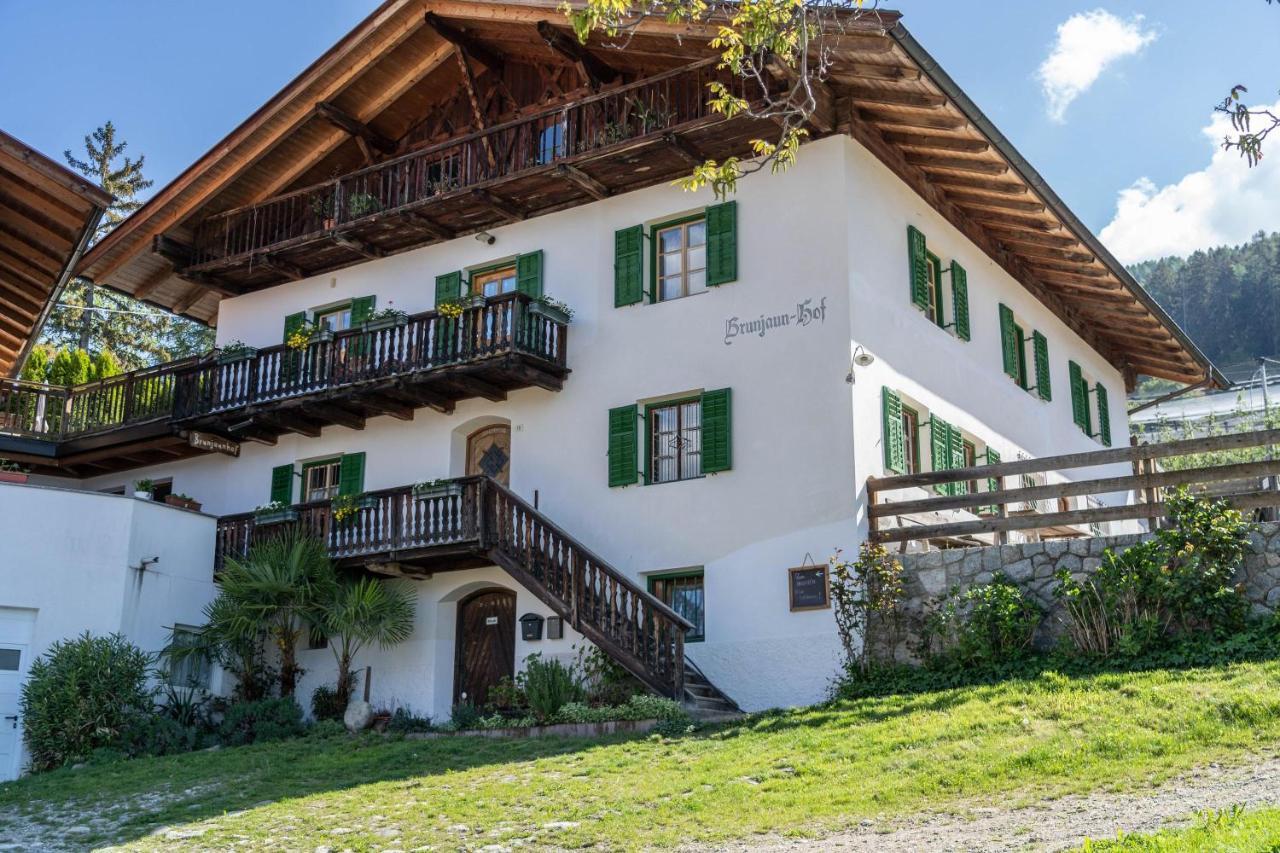 Ferienwohnung Brunjaunhof Schenna Bagian luar foto
